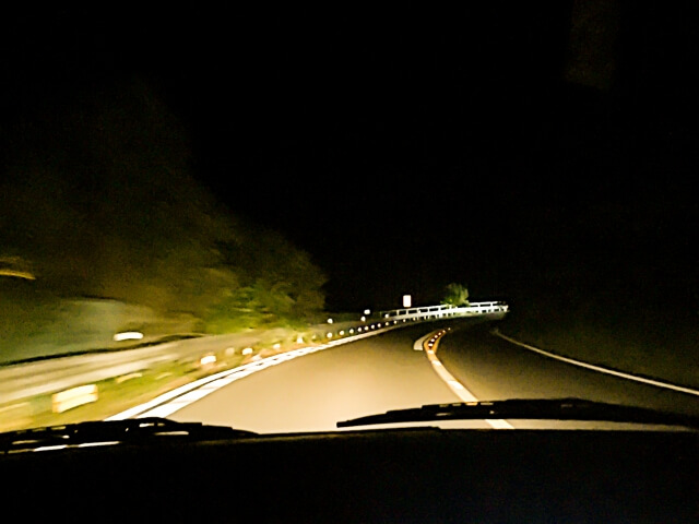 車内夜